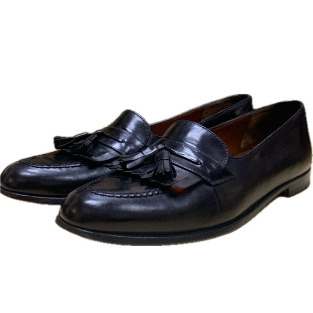 Salvatore Ferragamo Men’s Black leather 9.5 B
Beautiful dress shoes